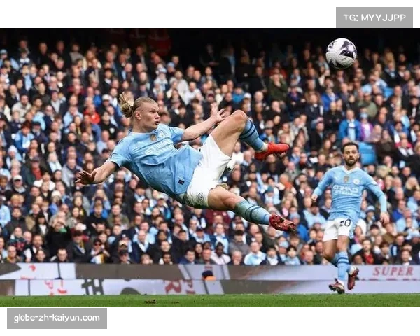 曼城防守高位逼抢效果不佳，西汉姆联轻松通过第一道防线