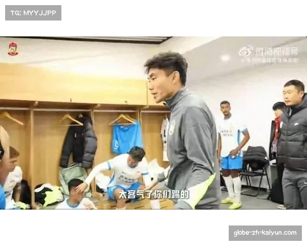 青岛西海岸郑智临场调整迟缓，第67分钟才进行换人变阵